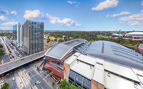 Oaks Adelaide Embassy Suites